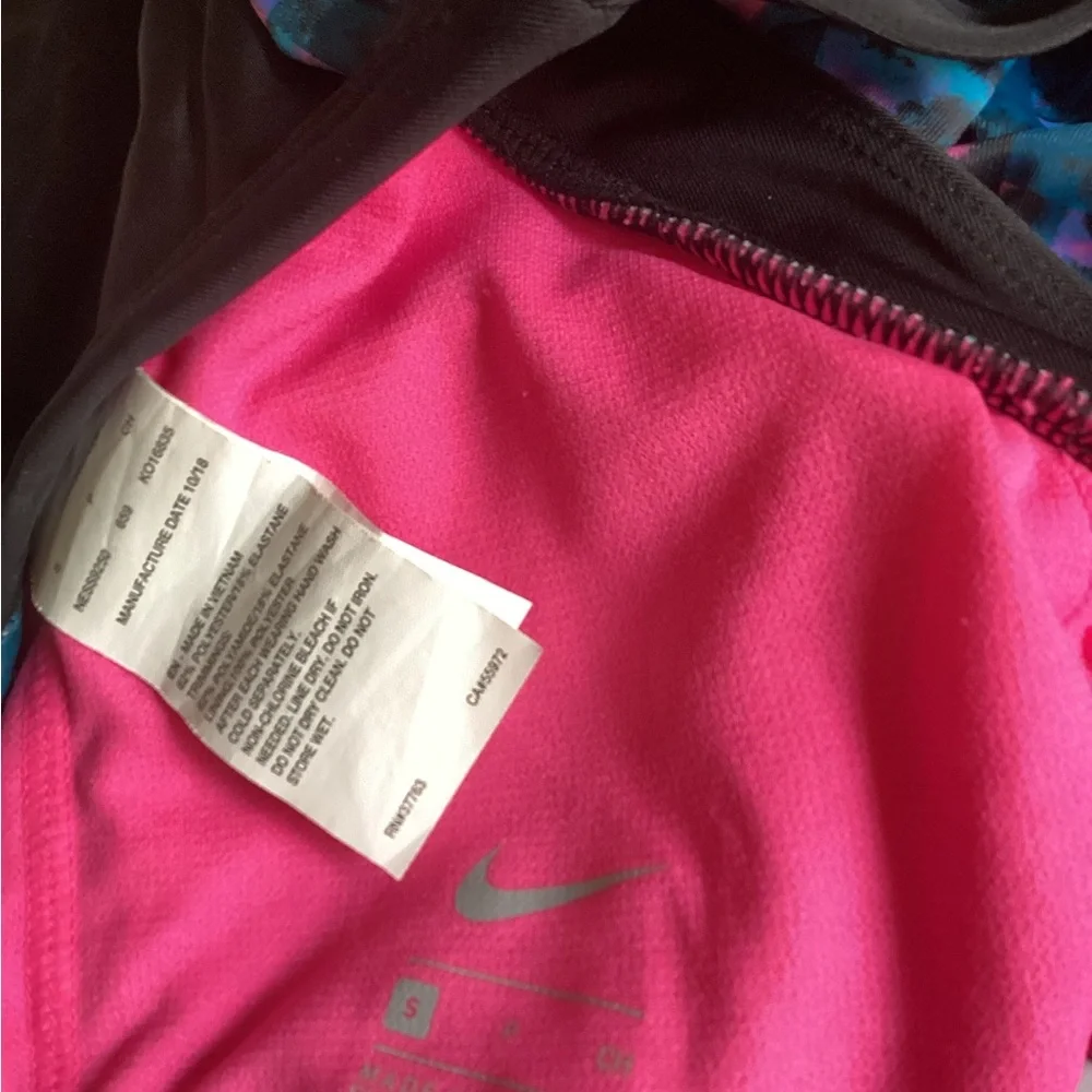 🌊 NIKE Swim top tankini Sz S athletic swimsuit halter top NWOT - Picture 3 of 5